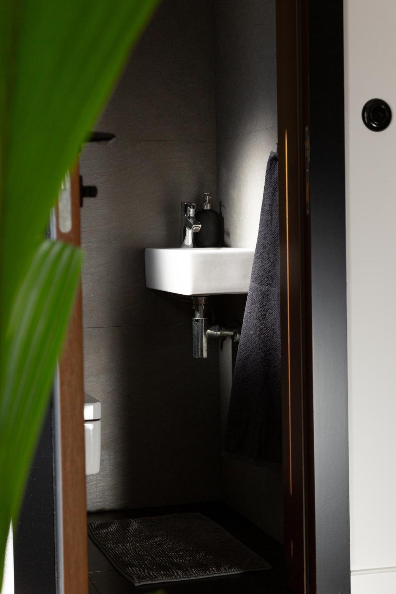 Evergreen - Old Town Spacious Stylish Apartment With Ac And One And A Half Bath, Baby & Kid- Friendly Bratislava Exterior photo
